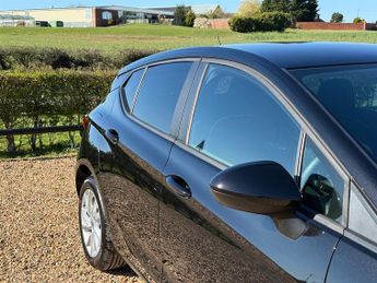 Vauxhall Astra 1.5 Turbo D SE Hatchback 5dr Diesel Manual Euro 6 (s/s) (105 ps)