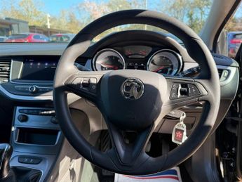 Vauxhall Astra 1.5 Turbo D SE Hatchback 5dr Diesel Manual Euro 6 (s/s) (105 ps)