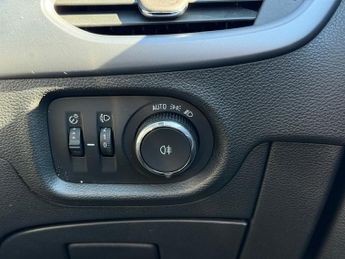 Vauxhall Astra 1.5 Turbo D SE Hatchback 5dr Diesel Manual Euro 6 (s/s) (105 ps)