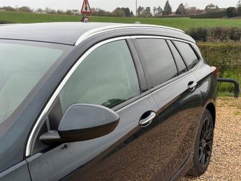 Vauxhall Insignia 2.0 Turbo D BlueInjection Elite Nav Sports Tourer 5dr Diesel Aut