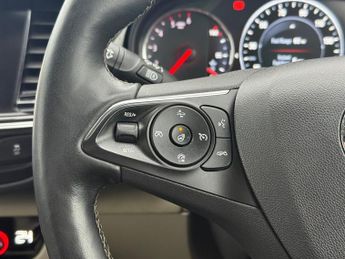 Vauxhall Insignia 2.0 Turbo D BlueInjection Elite Nav Sports Tourer 5dr Diesel Aut