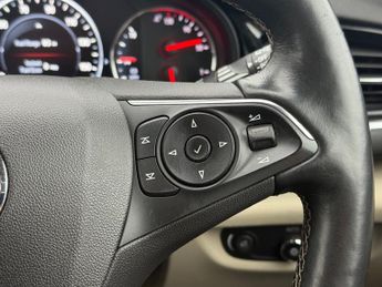 Vauxhall Insignia 2.0 Turbo D BlueInjection Elite Nav Sports Tourer 5dr Diesel Aut