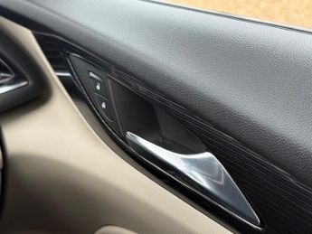 Vauxhall Insignia 2.0 Turbo D BlueInjection Elite Nav Sports Tourer 5dr Diesel Aut