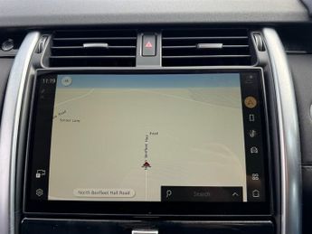 Land Rover Discovery SE D300 COMMERCIAL VAT Q
