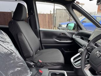 Toyota Voxy VOXY HYBRID S-G BRAND NEW 1.8L AUTO 7 SEAT EURO 6, ULEZ, 25-25, 