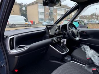 Toyota Voxy VOXY HYBRID S-G BRAND NEW 1.8L AUTO 7 SEAT EURO 6, ULEZ, 25-25, 