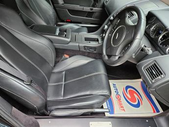 Aston Martin Vantage V8