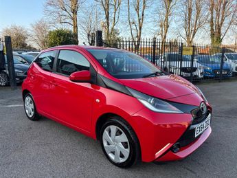 Toyota AYGO 1.0 VVT-i x-play Hatchback 5dr Petrol x-shift Euro 5 Euro 5 (68 