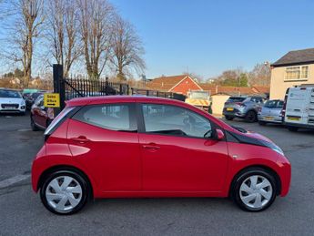 Toyota Aygo 1.0 VVT-i x-play Hatchback 5dr Petrol x-shift Euro 5 Euro 5 (68 