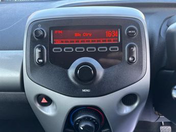 Toyota Aygo 1.0 VVT-i x-play Hatchback 5dr Petrol x-shift Euro 5 Euro 5 (68 