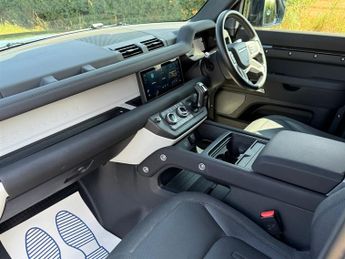 Land Rover Defender 110 SD4 S