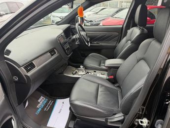 Mitsubishi Outlander 2.4h TwinMotor 13.8kWh 4h SUV 5dr Petrol Plug-in Hybrid CVT 4WD 