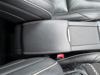 Volvo XC60 XC60 2.4L D4 R-DESIGN LUX NAV AWD AUTO, EURO 6, ULEZ, 5DR, 5 SEA