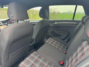 Volkswagen Golf GTI PERFORMANCE TSI DSG