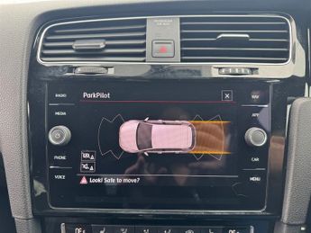 Volkswagen Golf GTI PERFORMANCE TSI DSG