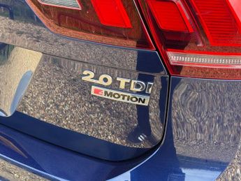 Volkswagen Tiguan 2.0 TDI BlueMotion Tech SE Navigation SUV 5dr Diesel DSG 4Motion