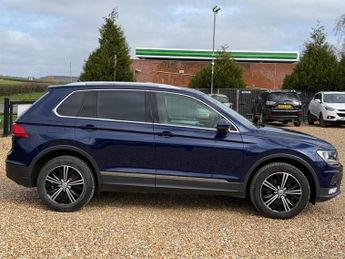 Volkswagen Tiguan 2.0 TDI BlueMotion Tech SE Navigation SUV 5dr Diesel DSG 4Motion