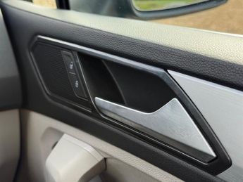 Volkswagen Tiguan 2.0 TDI BlueMotion Tech SE Navigation SUV 5dr Diesel DSG 4Motion