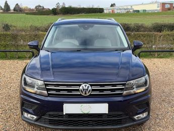 Volkswagen Tiguan 2.0 TDI BlueMotion Tech SE Navigation SUV 5dr Diesel DSG 4Motion