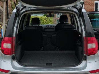 Skoda Yeti 1.2 TSI Elegance Outdoor 5dr Petrol DSG Euro 5 (105 ps)