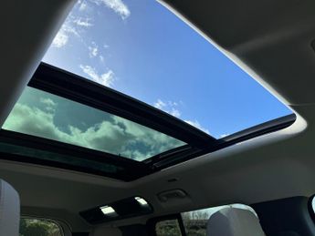 Land Rover Defender 110 SD4 FIRST EDITION