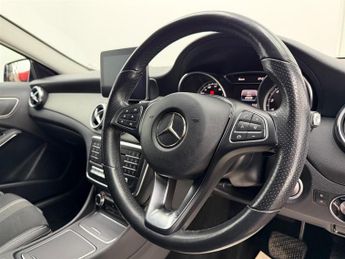 Mercedes GLA180 1.6 Urban Edition 7G-DCT Euro 6 (s/s) 5dr