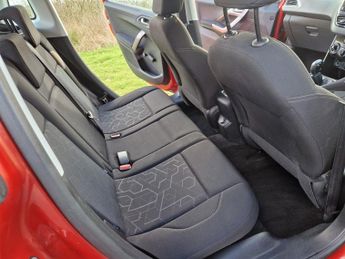 Peugeot 2008 BLUE HDI ACTIVE