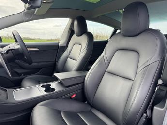 Tesla Model 3 LONG RANGE AWD VAT Q