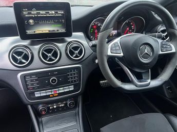Mercedes CLA220d CLA 220 D 4MATIC WHITEART
