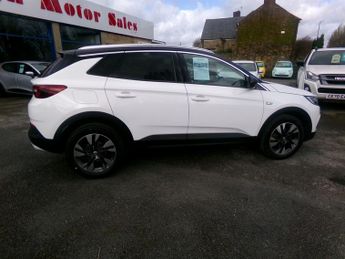 Vauxhall Grandland X 1.5 Turbo D SRi Nav SUV 5dr Diesel Auto Euro 6 (s/s) (130 ps)