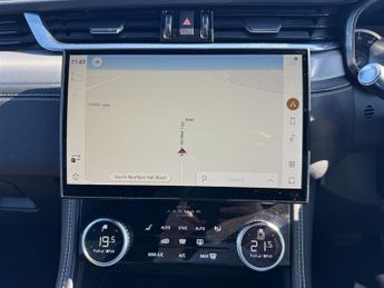 Jaguar F-Pace R-DYNAMIC S D200