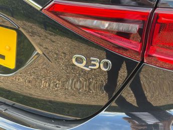 Infiniti Q30 2.2d Premium InTouch Hatchback 5dr Diesel DCT Euro 6 (s/s) (170 