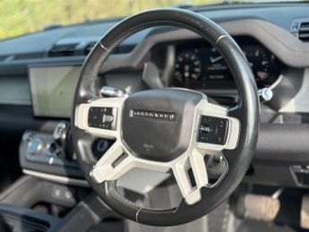 Land Rover Defender 110 SE D250