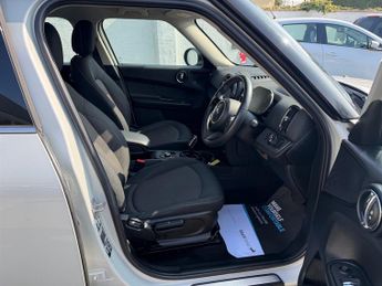 MINI Countryman 1.5 Cooper Classic SUV 5dr Petrol Auto ALL4 Euro 6 (s/s) (136 ps