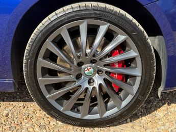 Alfa Romeo Giulietta 1.4 TB MultiAir QV Line Hatchback 5dr Petrol Manual Euro 6 (s/s)