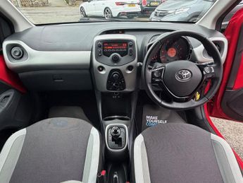 Toyota Aygo 1.0 VVT-i x-play Hatchback 5dr Petrol x-shift Euro 6 (68 ps)