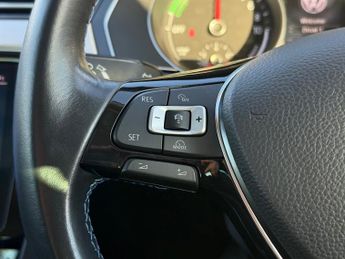 Volkswagen Passat 1.4 TSI GTE Saloon 4dr Petrol Plug-in Hybrid DSG Euro 6 (s/s) (2