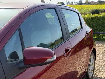 Toyota Yaris 1.5 VVT-i Icon Tech Hatchback 5dr Petrol Manual Euro 6 (111 ps)