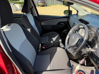 Toyota Yaris 1.5 VVT-i Icon Tech Hatchback 5dr Petrol Manual Euro 6 (111 ps)