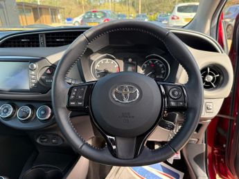 Toyota Yaris 1.5 VVT-i Icon Tech Hatchback 5dr Petrol Manual Euro 6 (111 ps)