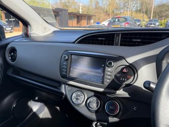 Toyota Yaris 1.5 VVT-i Icon Tech Hatchback 5dr Petrol Manual Euro 6 (111 ps)
