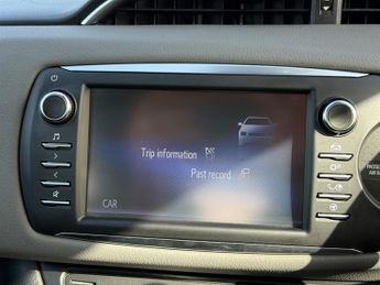 Toyota Yaris 1.5 VVT-i Icon Tech Hatchback 5dr Petrol Manual Euro 6 (111 ps)