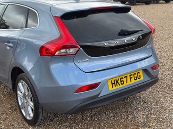 Volvo V40 2.0 D2 Inscription Hatchback 5dr Diesel Manual Euro 6 (s/s) (120