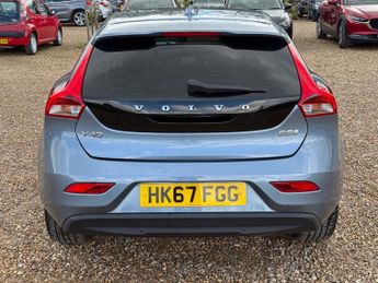 Volvo V40 2.0 D2 Inscription Hatchback 5dr Diesel Manual Euro 6 (s/s) (120