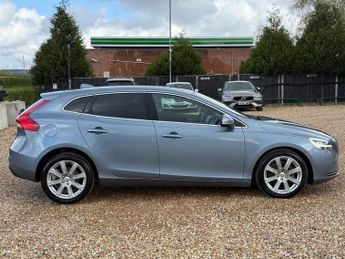 Volvo V40 2.0 D2 Inscription Hatchback 5dr Diesel Manual Euro 6 (s/s) (120