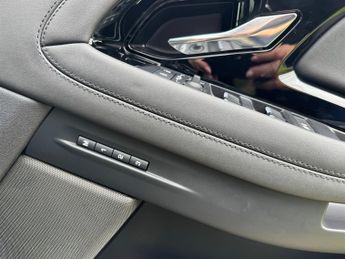 Land Rover Range Rover Evoque R-DYNAMIC HSE P300e