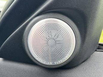 Land Rover Range Rover Evoque R-DYNAMIC HSE P300e