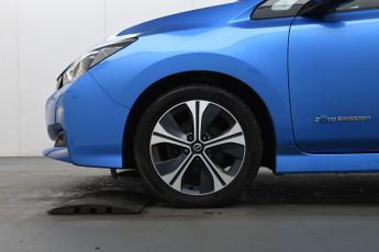 Nissan Leaf 40kWh N-Connecta Hatchback 5dr Electric Auto (150 ps)