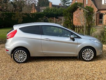 Ford Fiesta 1.4 Titanium Hatchback 3dr Petrol Automatic (154 g/km, 94 bhp)