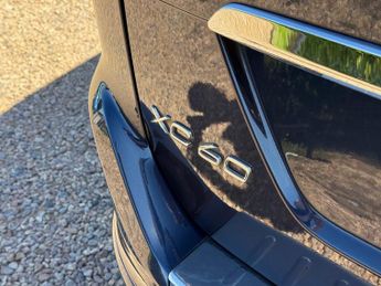 Volvo XC60 2.4 D5 SE SUV 5dr Diesel Geartronic AWD Euro 5 (215 ps)